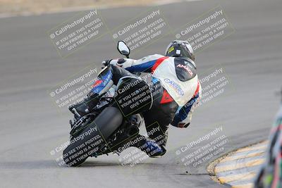 media/Dec-17-2022-SoCal Trackdays (Sat) [[224abd9271]]/Turn 10 Backside (120pm)/